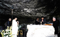 聖人たちの風を聴く　イタリア・フランスルルドの洞窟でのミサ