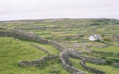 聖人たちの風を聴く　アイルランドアラン諸島の石垣