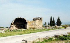 パウロの道を行く（１）トルコ　ヒエラポリスの遺跡